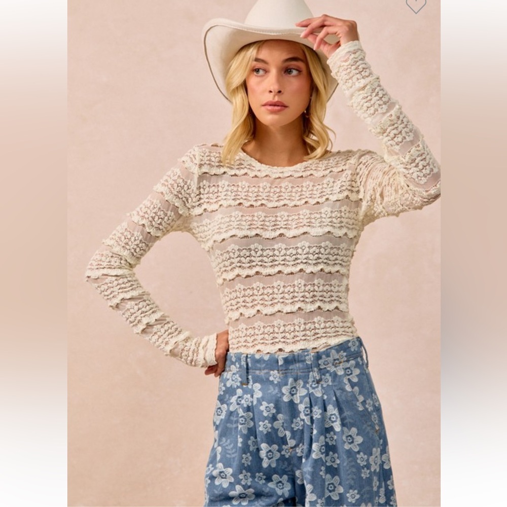 NWT BIBI FLOWER LACE TOP - Picture 4 of 7